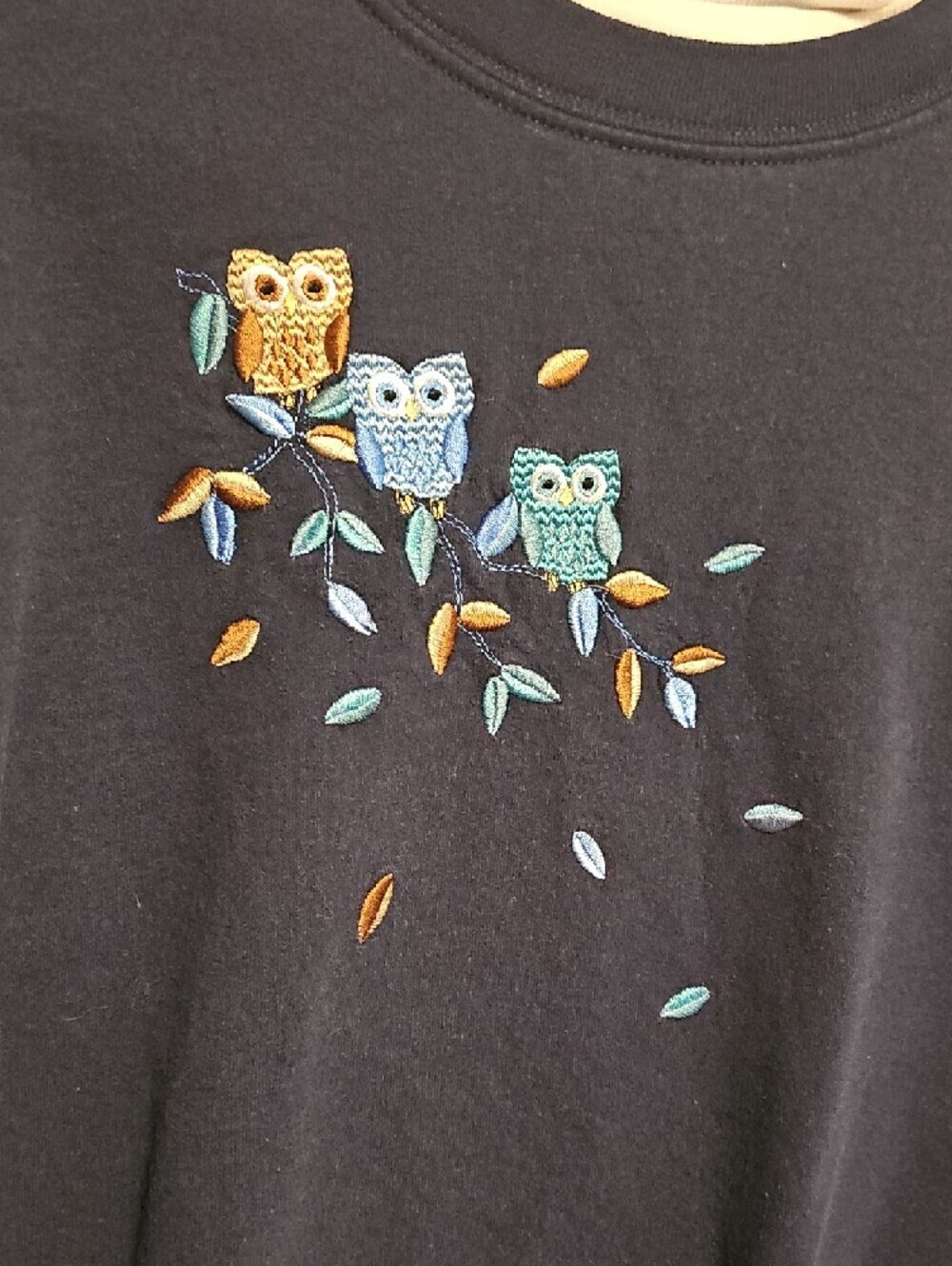 Vintage Top Stitch Embroidered Owl Crewneck Sweatshirt - Navy - Picture 2 of 5